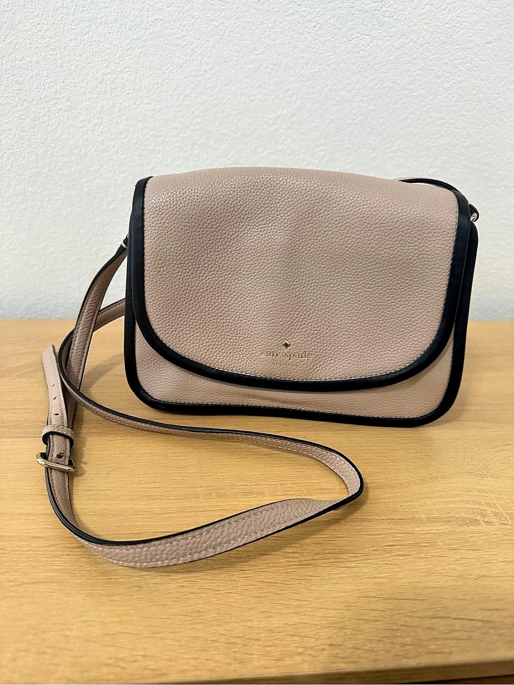 Kate Spade New York Crossbody Bag in Brown & Black
